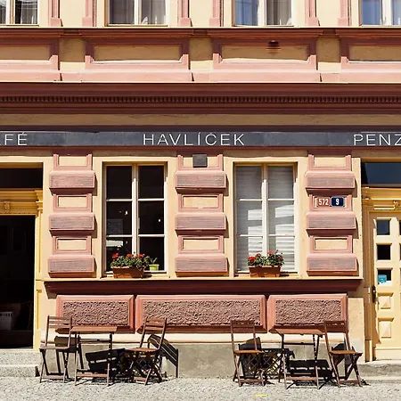 בית הארחה Cafe Havlicek קונטה הורה