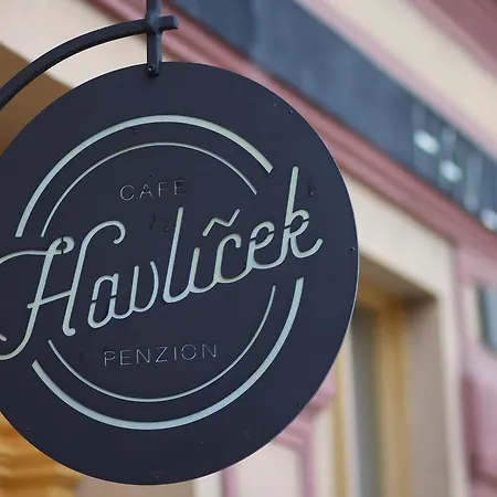 Cafe Havlicek בית הארחה *